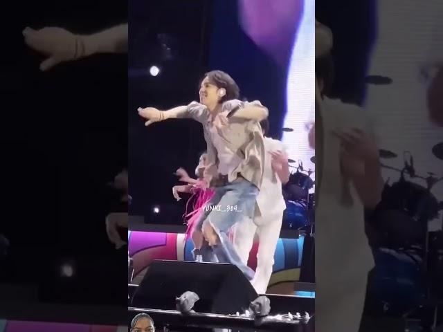 Yoongi's surprise performance at PSY concert #psy #thatthat #suga #minyoongi #yoongi #bts 