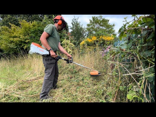 Trying out the STIHL FSA 135R Battery Strimmer