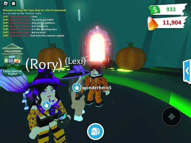 How to play spooky shuffle mini game in adopt me