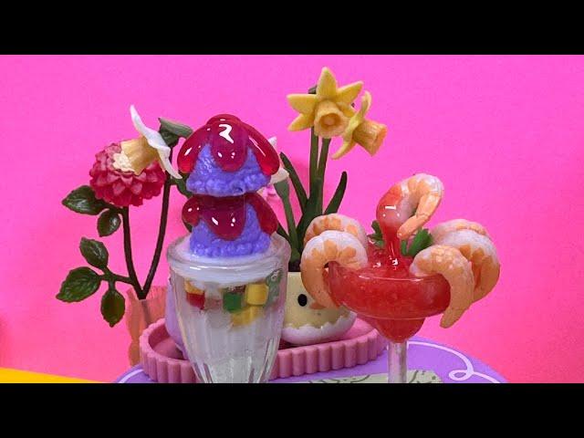 Yayas Dolls and Minis  is live!