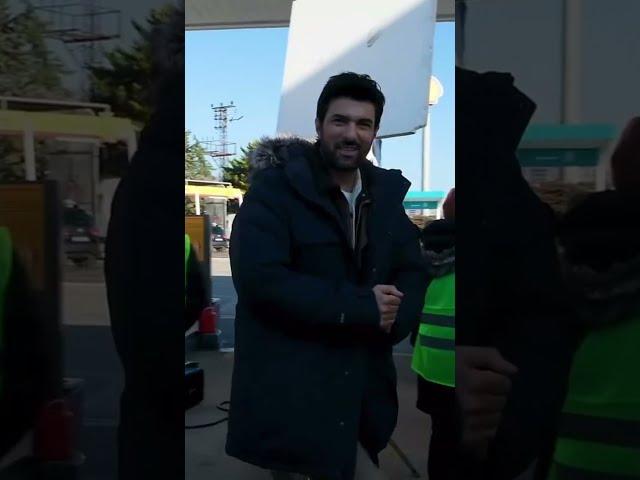 Engin Akyürek Shell Backstage