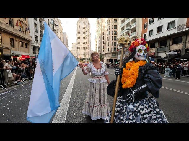 Cabalgata de la Hispanidad 2024 Madrid 🪅 Folclore de países hispanohablantes en la Gran Vía