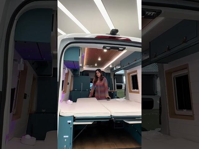 When I was camping in the RV, someone suddenly grabbed my hand