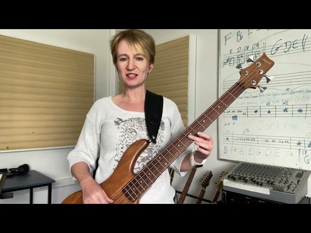 How To Play Harmonics on the Bass Guitar - natural and artificial ones