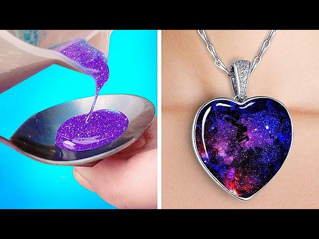 How To Use Epoxy Resin And Polymer Clay To Create Amazing DIY Jewelry 