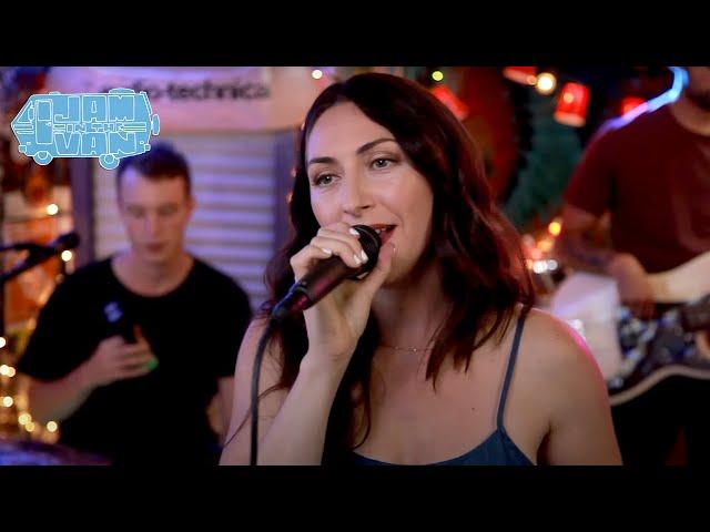 TARA MACRI - "Prettiest Girl In The Room" (Live at JITVHQ in Los Angeles, CA 2018) #JAMINTHEVAN