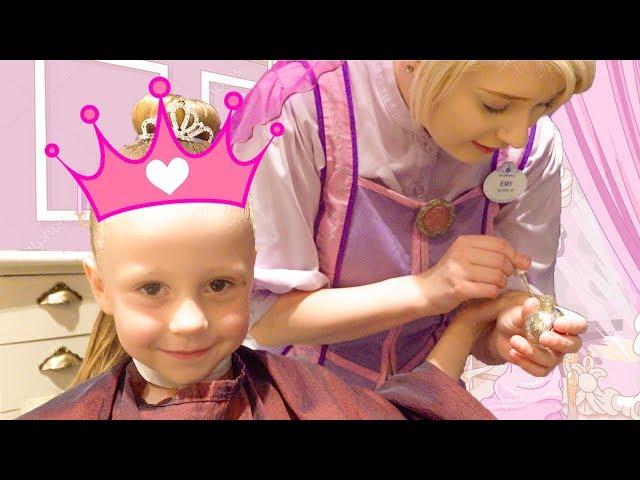 Nastya goes to the salon for princesses