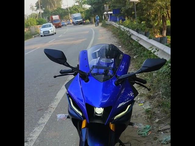 Yamaha r15 v4 racing blue.