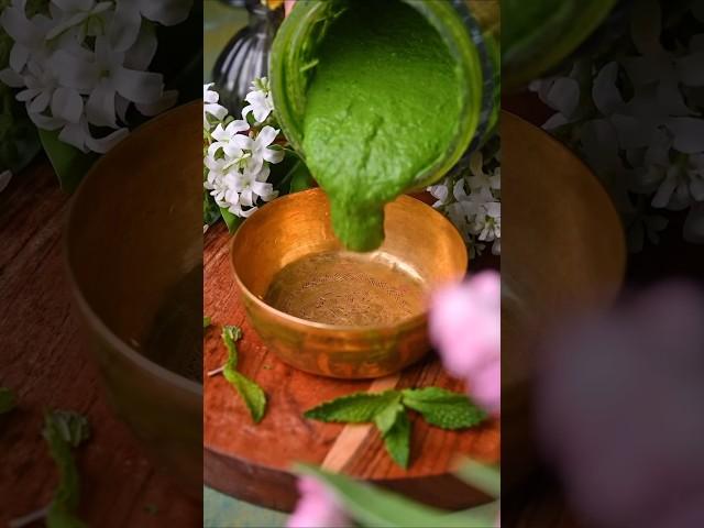 Ultimate Green Chutney with Sev for chaat and snacks...