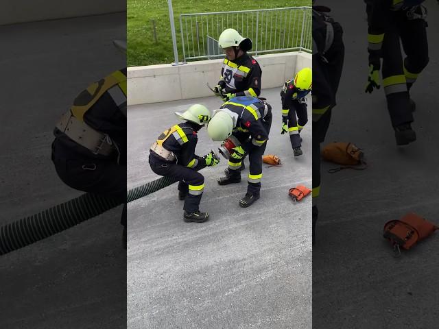 Hat deine Feuerwehr genug Geld? #feuerwehr#freiwilligefeuerwehr#dsire #dsireteadrink #österreich