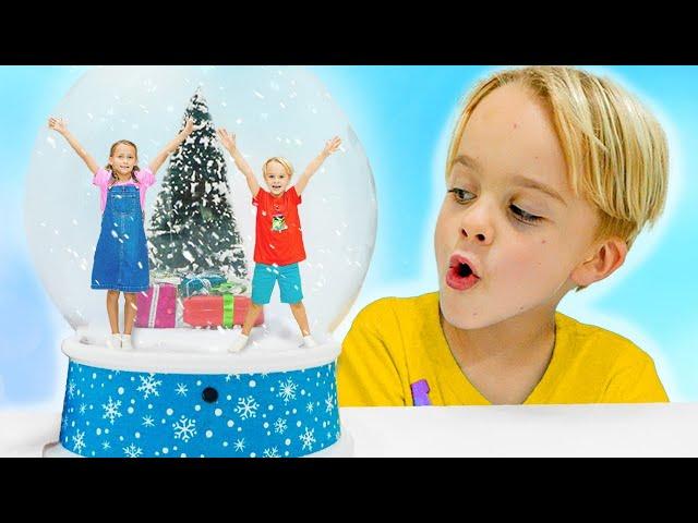 Kids prepare for Christmas and learn good behavior