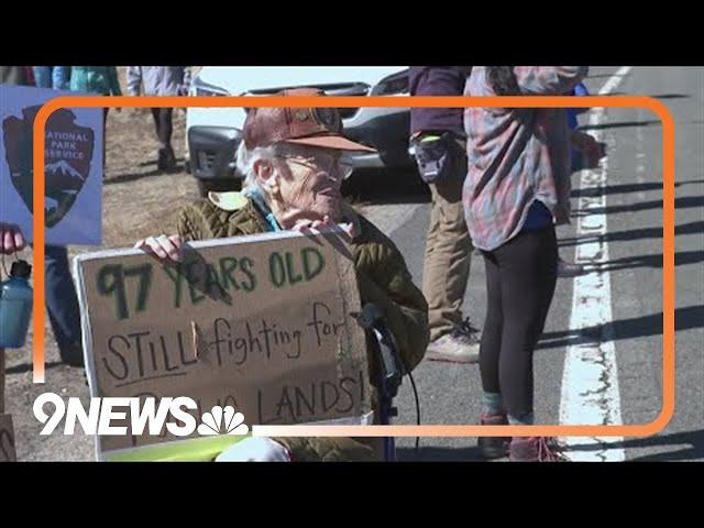 97-year-old joins hundreds at Rocky Mountain National Park protest