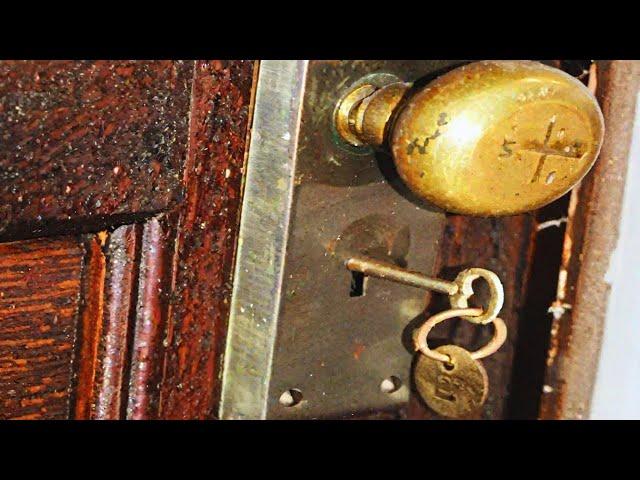 Apartment Locked since 1939 - After 70 Years Happens This Surprise That No One Believed!