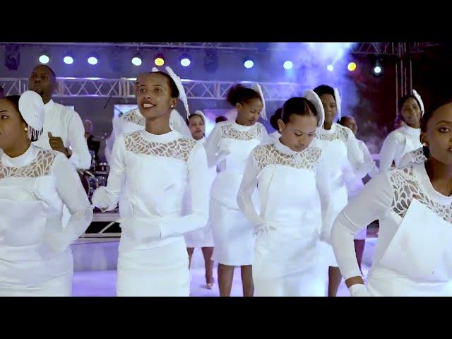 WAMBEREYE AGAKIZA - Alarm Ministries (Official Live Video)