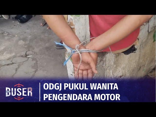 Pria ODGJ Diikat Warga Usai Ngamuk dan Pukul Wanita Pemotor Sampai Korban Jatuh | Buser