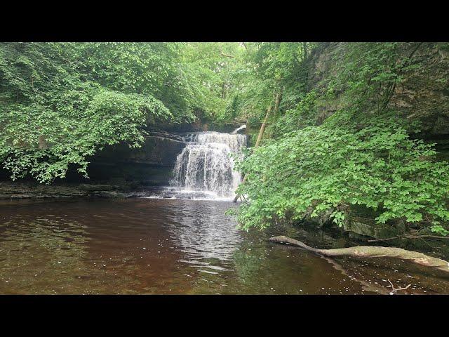 Yorkshire Dales Wensleydale West Burton Falls, Aysgarth Moor and 4000 year old Castle Dyes Henge