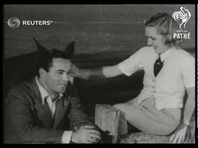 Mary Pickford and Buddy Rogers engaged (1936)