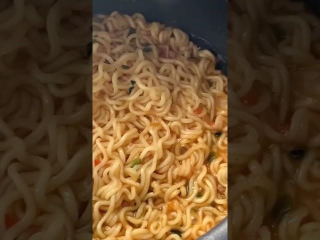 Trying Samyang Ramen   #ramen #samyang