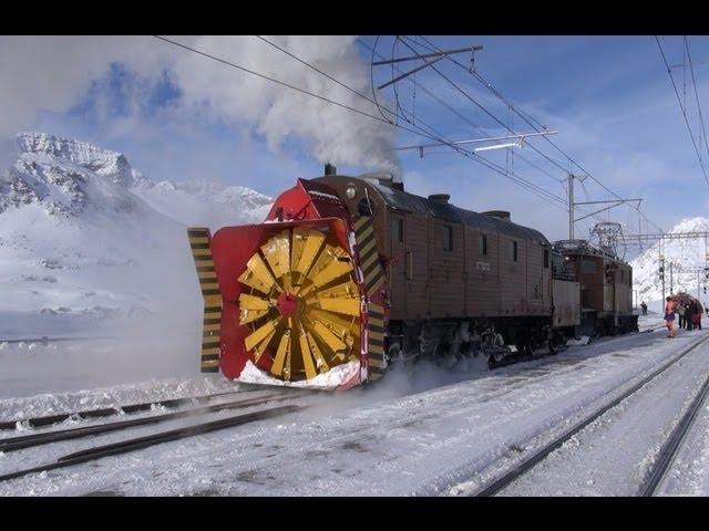 Dampfschneeschleuder  Xrot d 9213 und Bernina Krokodil Snow Plowing - steam, Zug, trainfart, train