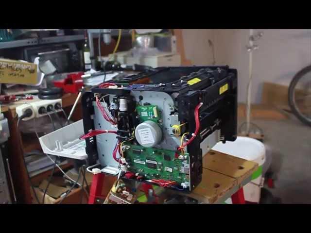 Timelapse: Desmontando una impresora láser Xerox Phaser 6110