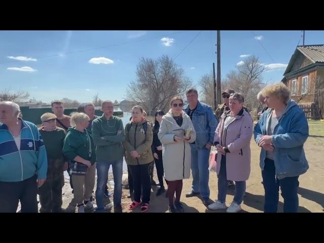 Жители Старого города и посёлка Форштадт, откуда вода ещё не ушла, записали видеообращение к властям