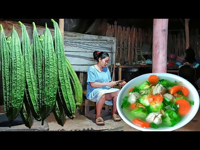 COOKING OYONG VEGETABLES WITH SPECIAL BEEF MEATBALL TOPPING