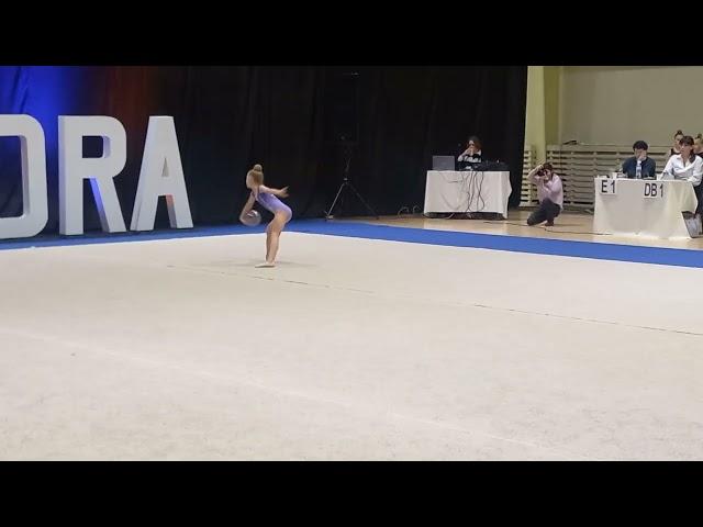 Вправа з м'ячем.  Архирєєва Марія 2015 р.н Змагання ISADORA м.Горішні Плавні.  Архиреева Мария