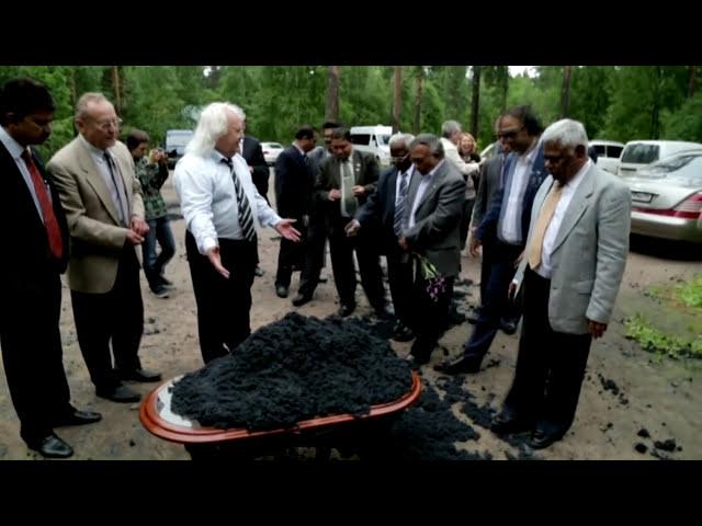 Graphene: Demonstration of Graphene to Indian Scientific delegation led by Dr.Vijay Bhatkar.