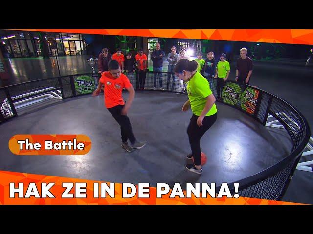 RON SCHAKELT DE VAR IN | BATTLE FREESTYLE VOETBAL | ZAPPSPORT