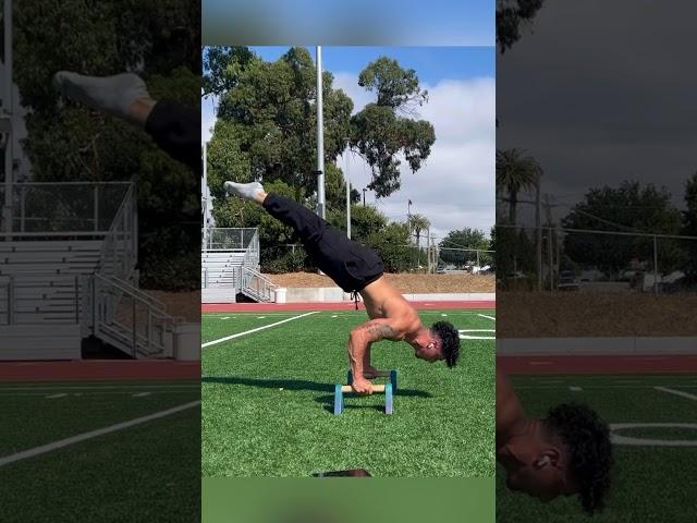 Explosiveness and body weight balance #calisthenics #bodyweightexercise #fitness #handstandworkout