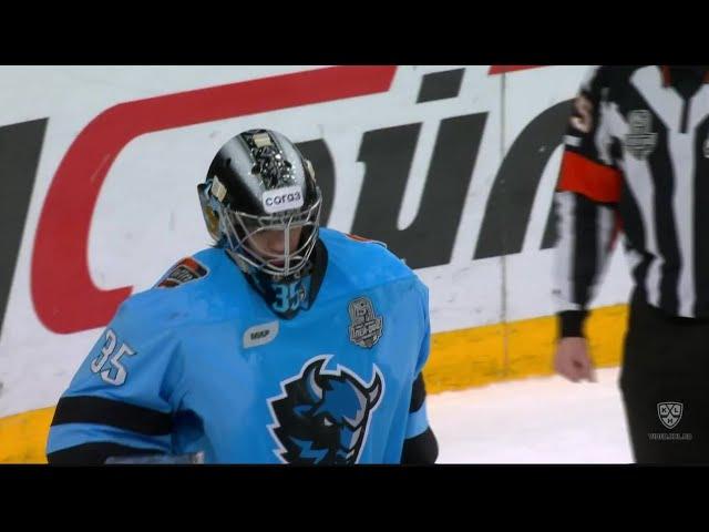 Kolosov makes huge glove save