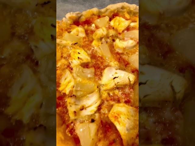  Homemade pineaple pizza. Hawaiian pizza