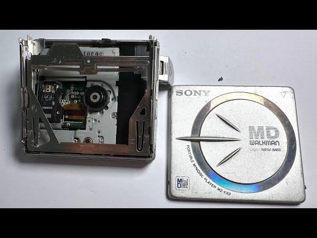 Minidisc player Walkman SONY MZ E62 disassembly and lens cleaning