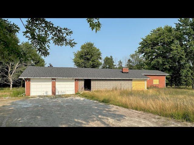 Creepy ABANDONED 1970’s Home With Secret Tunnels Found In The Middle Of Nowhere | WHAT DID I FIND?!?