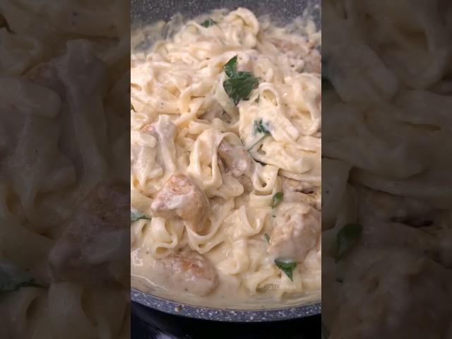 Спагетти курицей  / паста с молочным соусом
