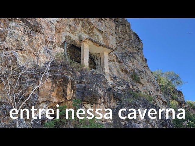 entrei em uma caverna em busca de ouro, muita aventura!