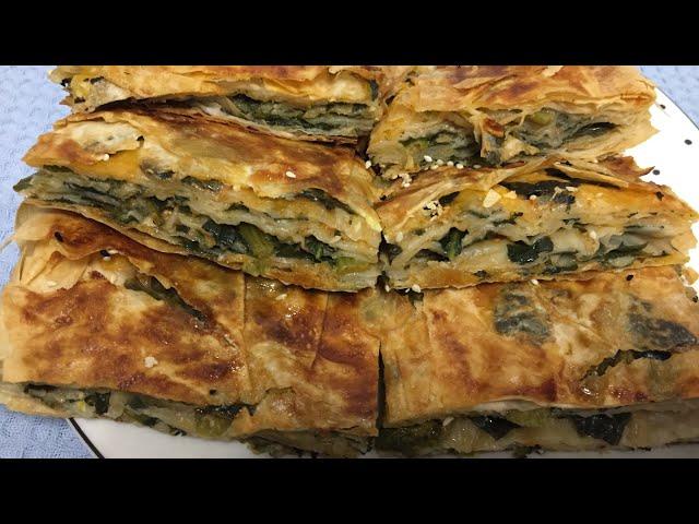 Kat Kat Ispanaklı Tepsi Böreği   Çok Beğenilen Hazır Yufkadan Kolay Börek TarifiIspanaklı Börek