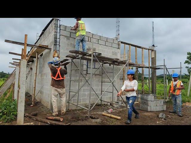 Así avanza la casa de Wendy y hermanos. Los estan sacando de donde estan y ya les negaron el agua