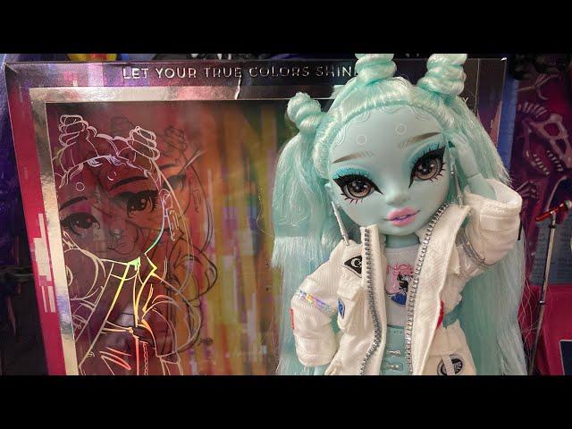 SHADOW HIGH SERIES 2 ZOOEY ELECTRA DOLL REVIEW AND UNBOXING