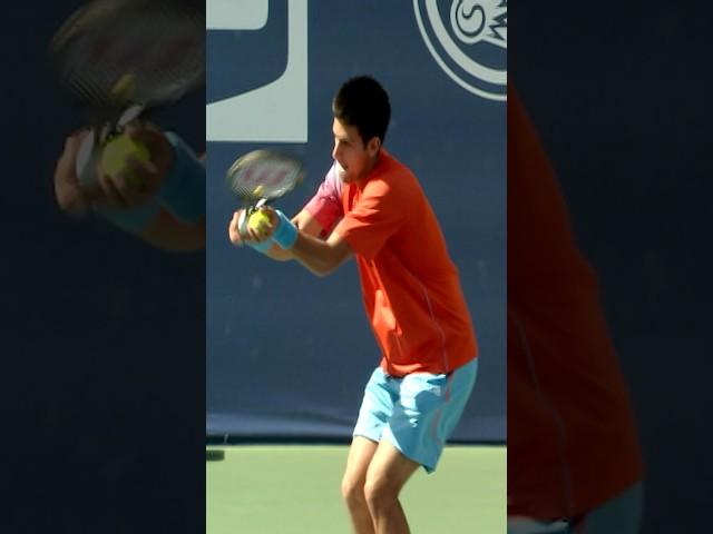 Djokovic's IMPRESSION of Roddick's serve! 