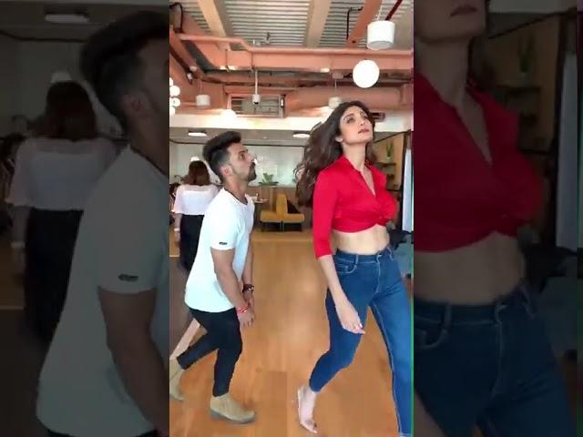 Chura ke dil mera goriya chli Shilpa Shetty hot tik tok video.. by/ Ritik Raushan Radhe Radhe