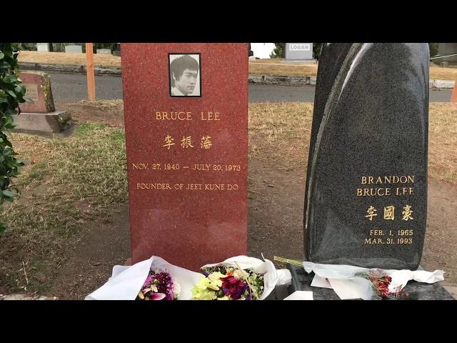 Bruce and Brandon Lee’s grave