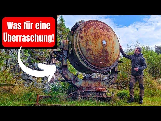 Bunker surprises at the Atlantic Wall ! Mini submarine and anti-aircraft searchlight !