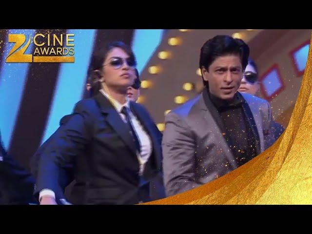 Zee Cine Awards 2012 Priyanka & Shah Rukh Khan's Funny Act