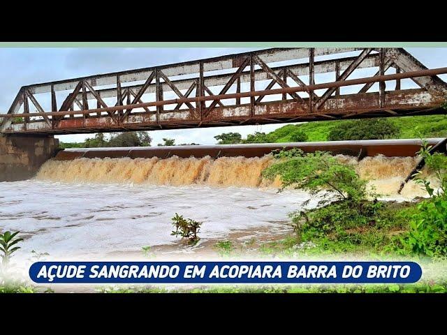 AÇUDE SANGRANDO EM ACOPIARA SITIO BARRA DO BRITO OLHA QUE COISA LINDA