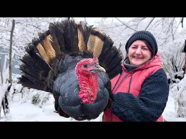 Grandma's Juicy Roast Turkey Recipe: Discover the Traditional Dish of Azerbaijan!