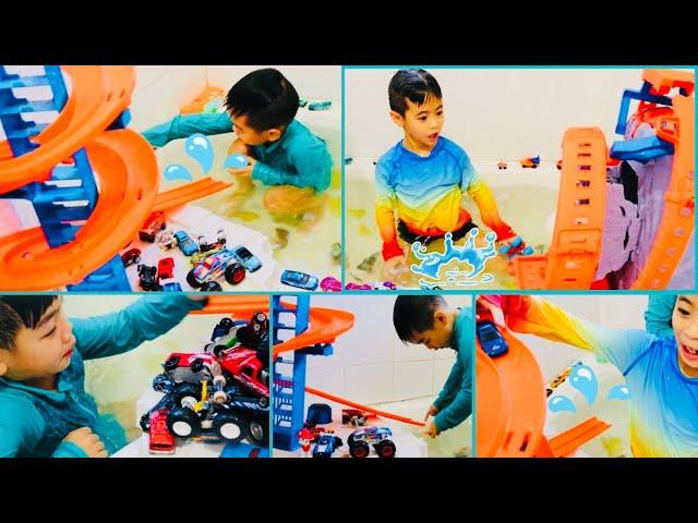 Fun Bathing with toys | Hot Wheels Cars In the Water | Monster Truck Car Toys | Fast Track Cars