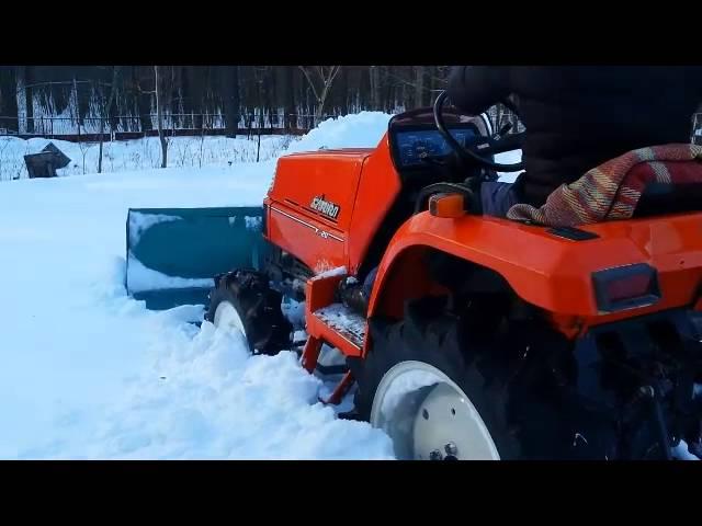 KUBOTA X20 Уборка снега 2016