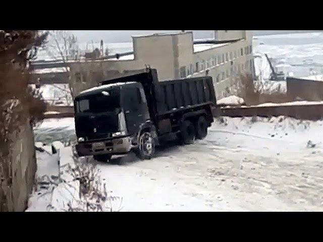 Владивосток Эгершельд ДТП спуск ул. Крыгина Гололёд снег 22 февраля Car Crash Show Astakada