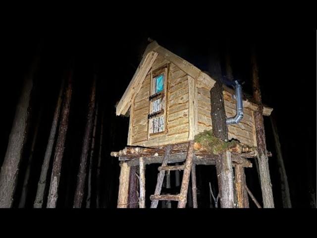 Man Builds Tiny TREEHOUSE in the Middle of the Forest | Start to Finish by @bushcraftua1